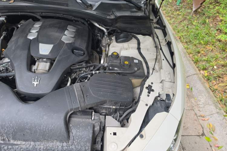 Used Maserati Ghibli 2017 3.0T Standard Edition Engine Bay Left