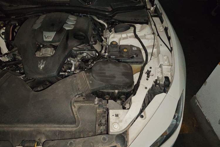 Used Maserati Ghibli 2017 3.0T Standard Edition Engine Bay Left
