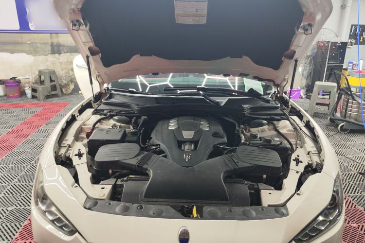 Used Maserati Ghibli 2017 3.0T Standard Edition Engine Bay