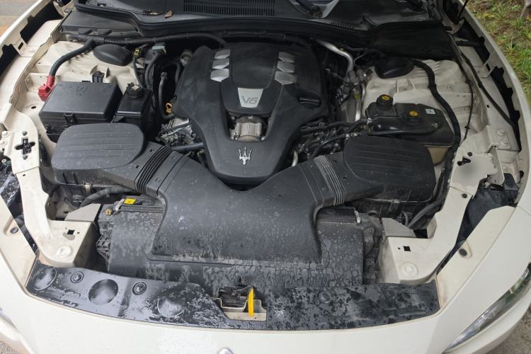 Used Maserati Ghibli 2017 3.0T Standard Edition Engine Bay