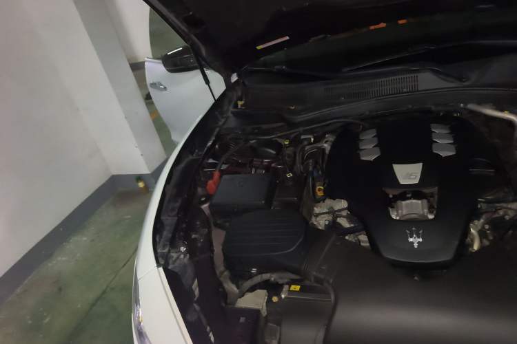 Used Maserati Ghibli 2017 3.0T Standard Edition Engine Bay Right