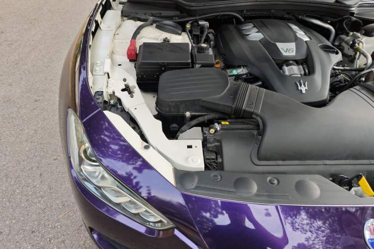 Used Maserati Ghibli 2017 3.0T Standard Edition Engine Bay Right