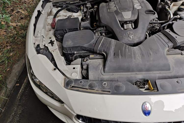 Used Maserati Ghibli 2017 3.0T Standard Edition Engine Bay Right
