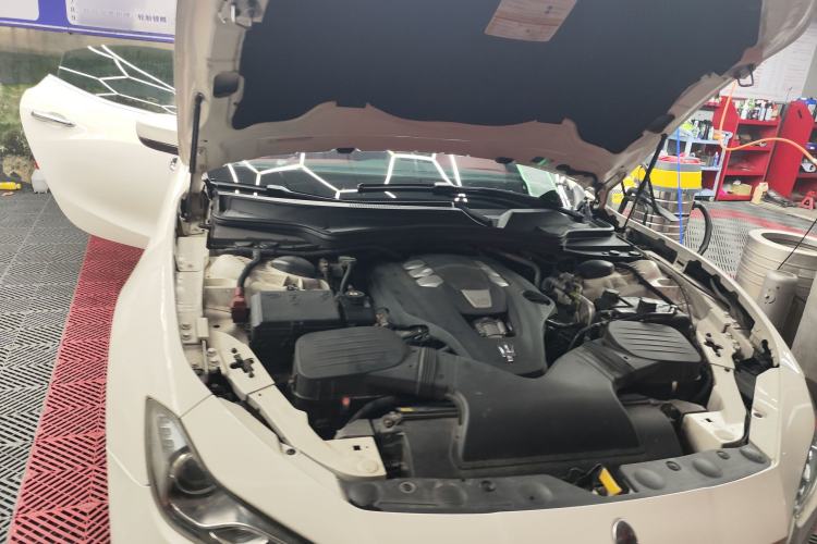 Used Maserati Ghibli 2017 3.0T Standard Edition Engine Bay Right