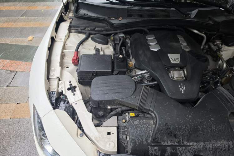 Used Maserati Ghibli 2017 3.0T Standard Edition Engine Bay Right