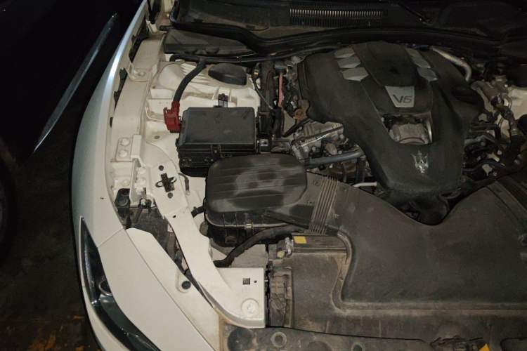 Used Maserati Ghibli 2017 3.0T Standard Edition Engine Bay Right