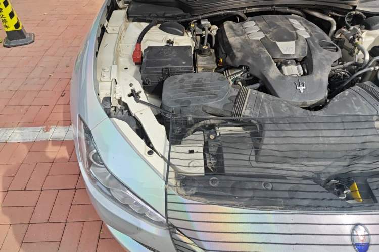 Used Maserati Ghibli 2017 3.0T Standard Edition Engine Bay Right