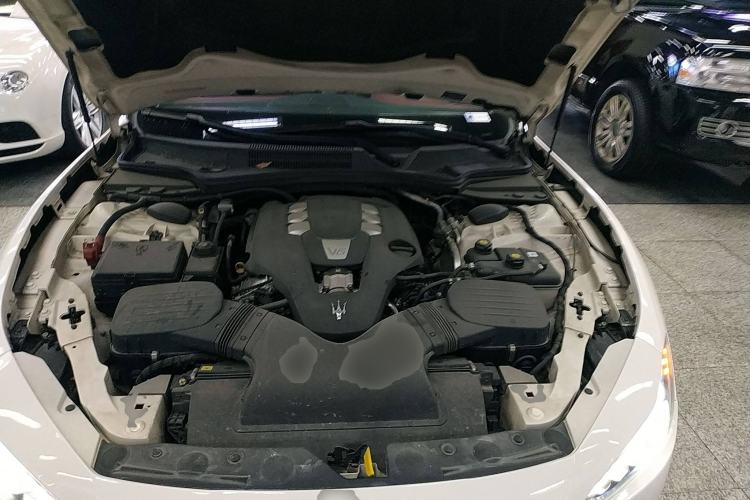 Used Maserati Ghibli 2017 3.0T Standard Edition Engine Bay