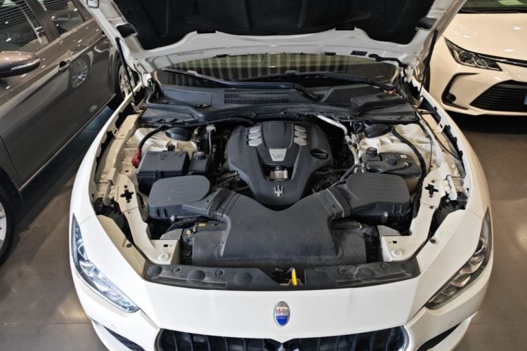 Used Maserati Ghibli 2017 3.0T Standard Edition Engine Bay