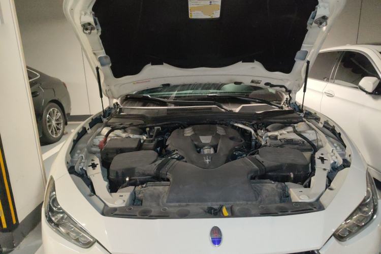 Used Maserati Ghibli 2017 3.0T Standard Edition Engine Bay