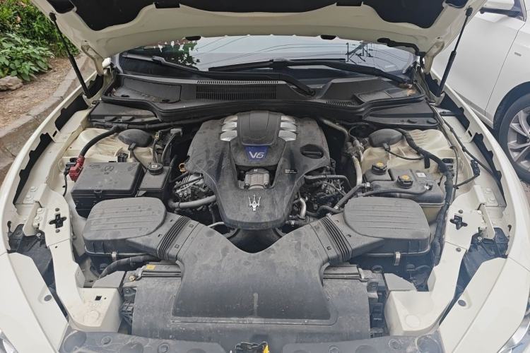 Used Maserati Ghibli 2017 3.0T Standard Edition Engine Bay