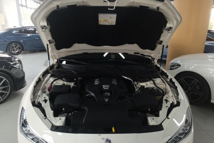 Used Maserati Ghibli 2017 3.0T Standard Edition Engine Bay