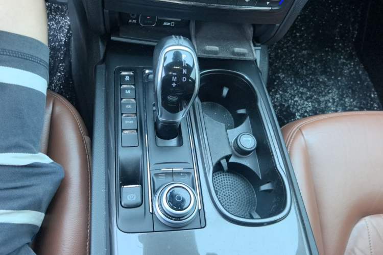 Used Maserati Ghibli 2017 3.0T Standard Edition Gear Lever