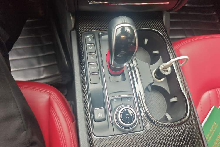 Used Maserati Ghibli 2017 3.0T Standard Edition Gear Lever