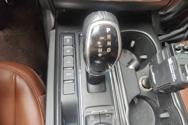 Used Maserati Ghibli 2017 3.0T Standard Edition Gear Lever