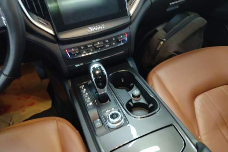 Used Maserati Ghibli 2017 3.0T Standard Edition Gear Lever