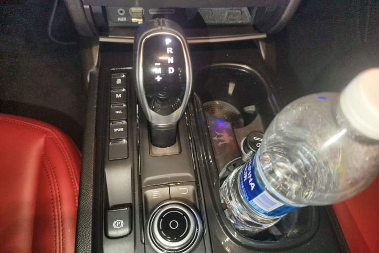 Used Maserati Ghibli 2017 3.0T Standard Edition Gear Lever