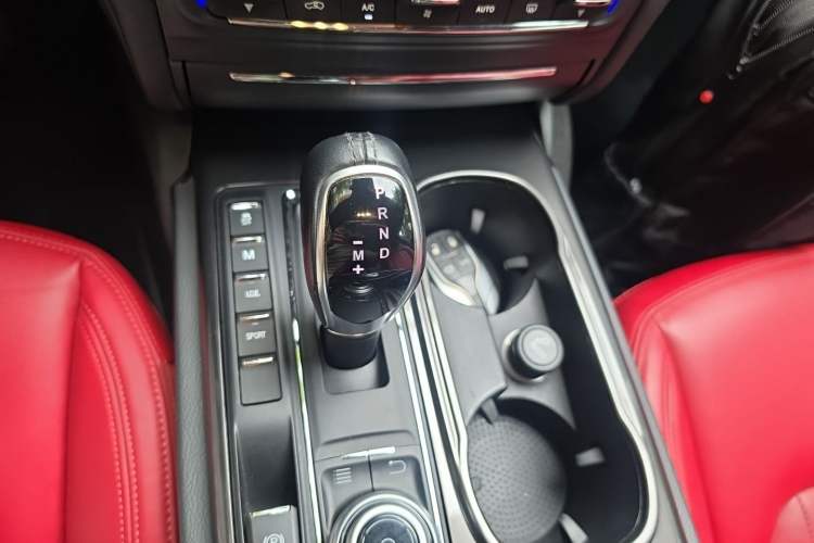 Used Maserati Ghibli 2017 3.0T Standard Edition Gear Lever
