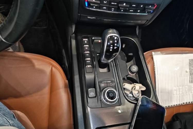 Used Maserati Ghibli 2017 3.0T Standard Edition Gear Lever