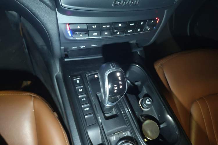 Used Maserati Ghibli 2017 3.0T Standard Edition Gear Lever