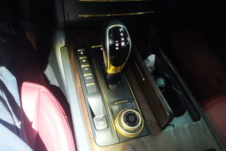 Used Maserati Ghibli 2017 3.0T Standard Edition Gear Lever