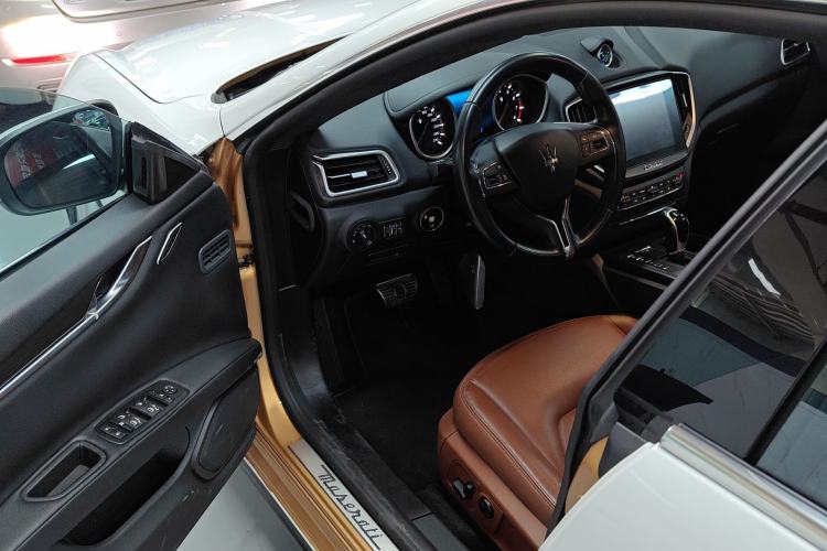 Used Maserati Ghibli 2017 3.0T Standard Edition Interior 2