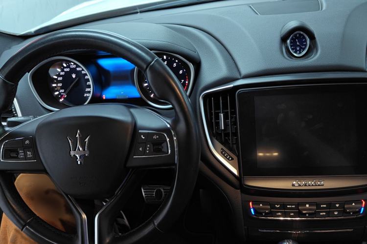 Used Maserati Ghibli 2017 3.0T Standard Edition Interior 3