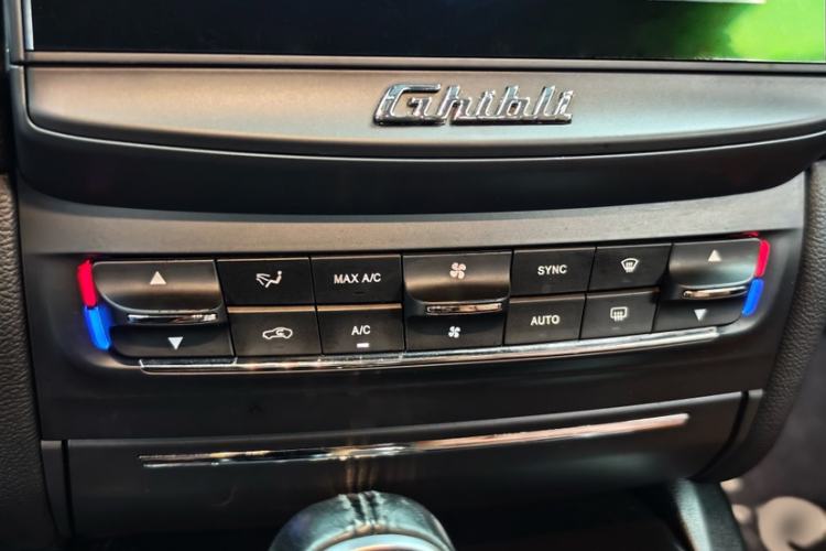 Used Maserati Ghibli 2017 3.0T Standard Edition Interior 5
