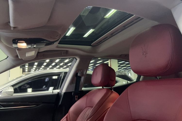 Used Maserati Ghibli 2017 3.0T Standard Edition Interior 9