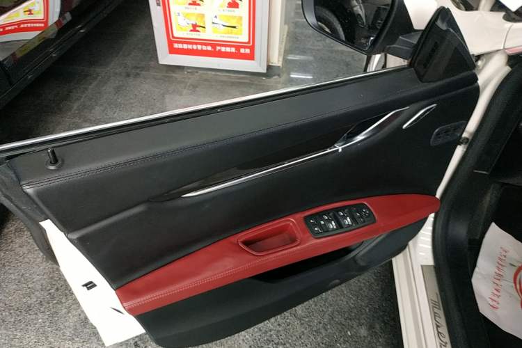 Used Maserati Ghibli 2017 3.0T Standard Edition Left Front Door Interior