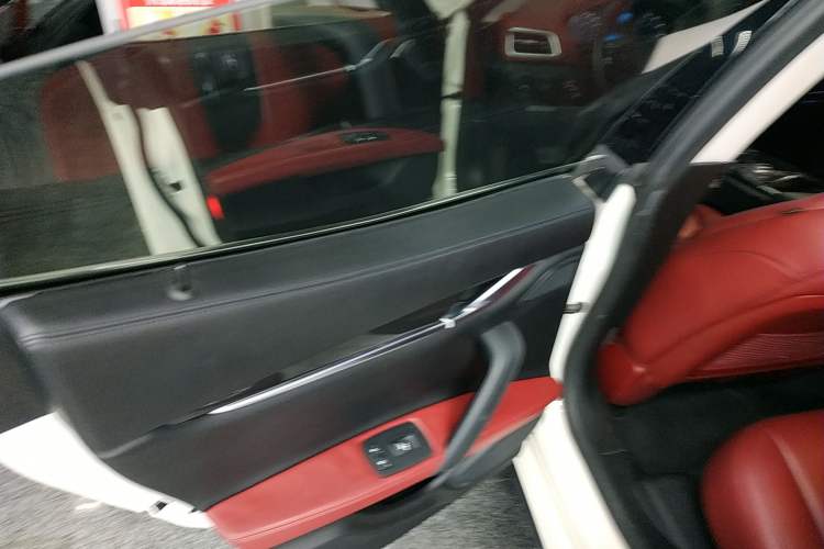 Used Maserati Ghibli 2017 3.0T Standard Edition Left Rear Door Interior