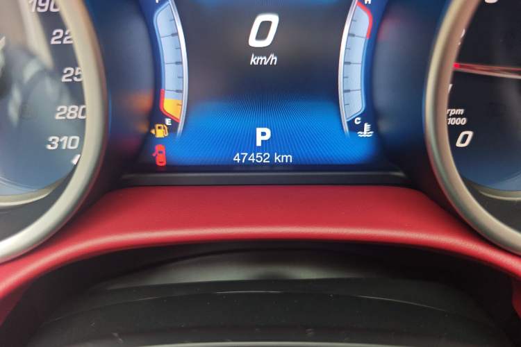Used Maserati Ghibli 2017 3.0T Standard Edition Odometer Close Up