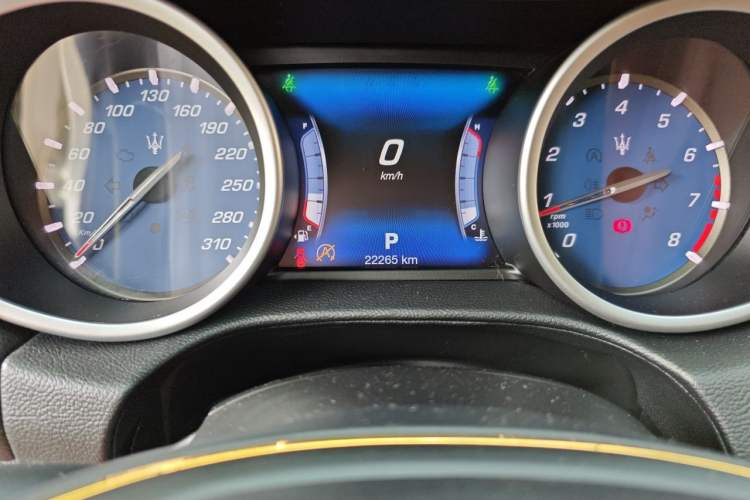 Used Maserati Ghibli 2017 3.0T Standard Edition Odometer Close Up