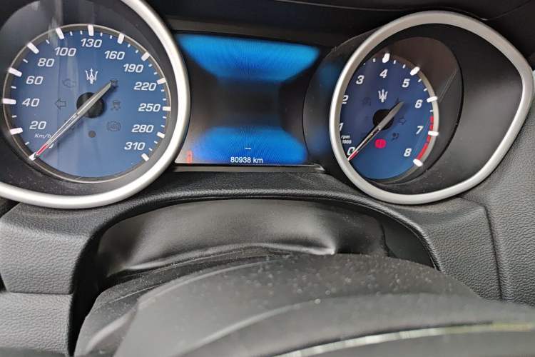 Used Maserati Ghibli 2017 3.0T Standard Edition Odometer Close Up
