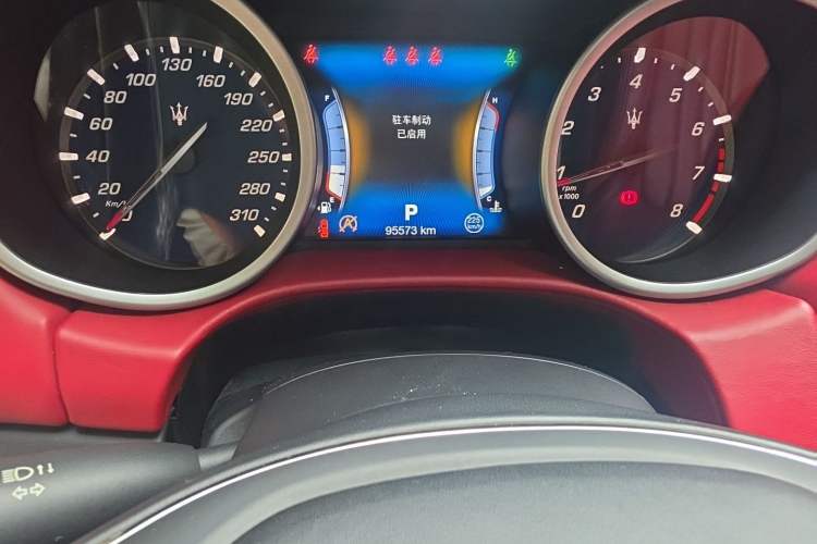 Used Maserati Ghibli 2017 3.0T Standard Edition Odometer Close Up