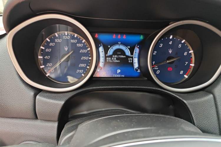Used Maserati Ghibli 2017 3.0T Standard Edition Odometer Close Up
