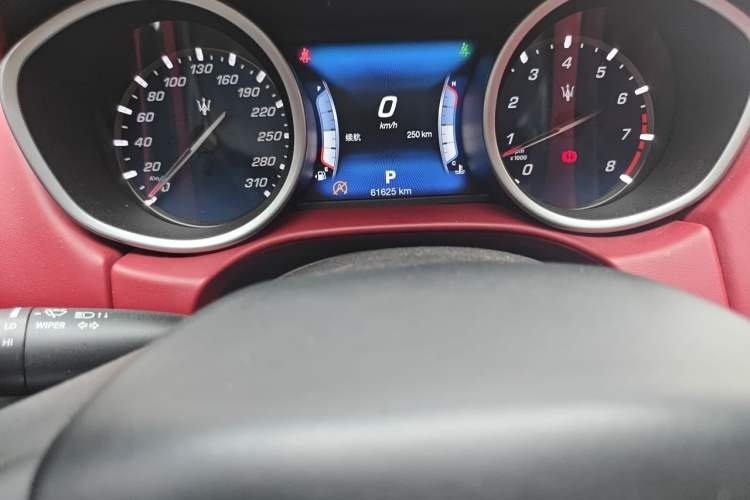 Used Maserati Ghibli 2017 3.0T Standard Edition Odometer Close Up