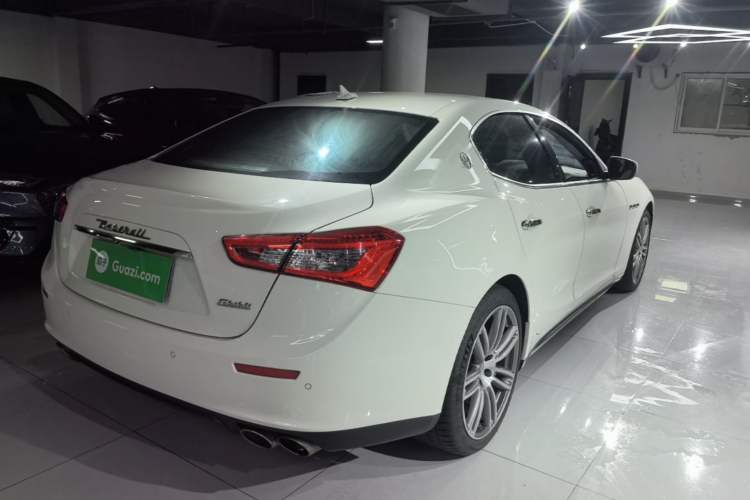 Used Maserati Ghibli 2017 3.0T Standard Edition Rear Right 45 Deg