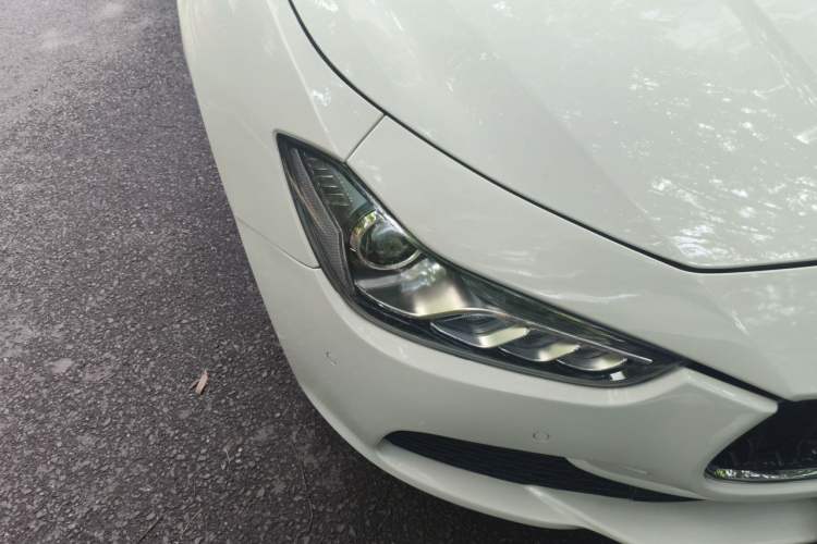 Used Maserati Ghibli 2017 3.0T Standard Edition Right Front Headlight