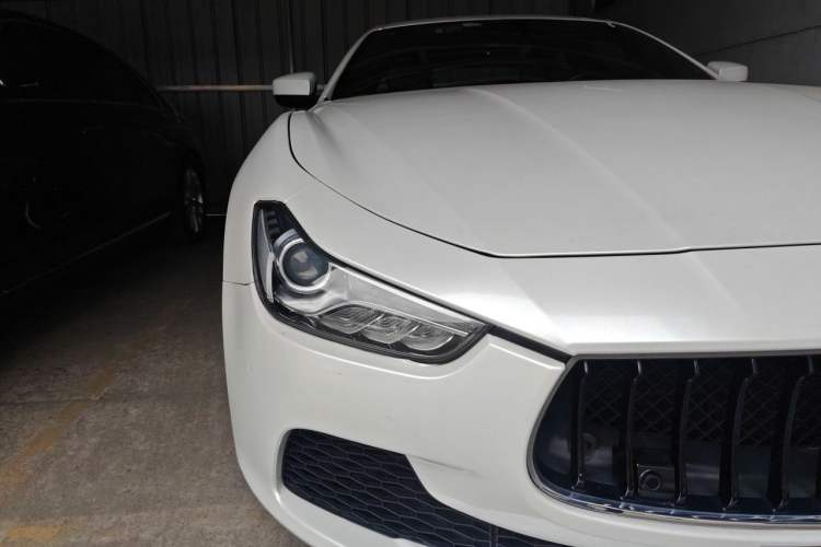 Used Maserati Ghibli 2017 3.0T Standard Edition Right Front Headlight