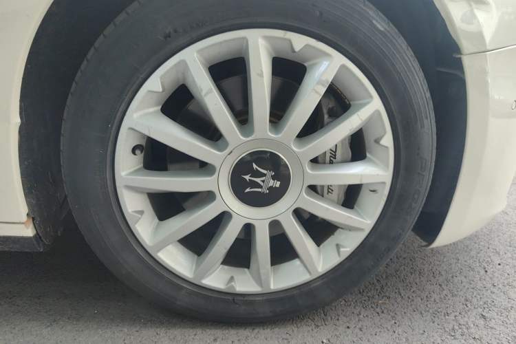 Used Maserati Ghibli 2017 3.0T Standard Edition Right Front Wheel Hub