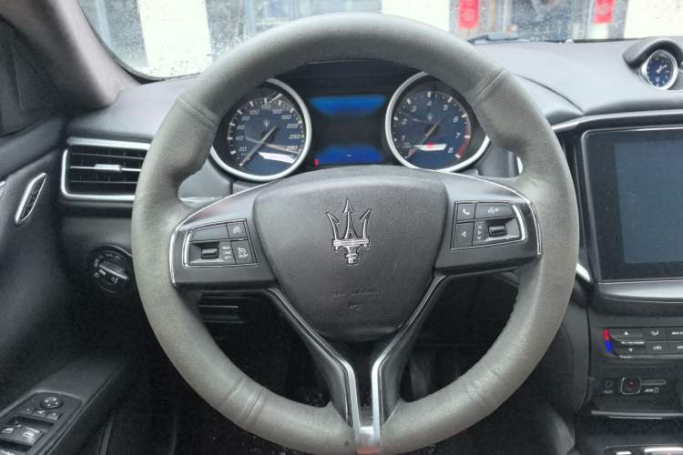 Used Maserati Ghibli 2017 3.0T Standard Edition Steering Wheel