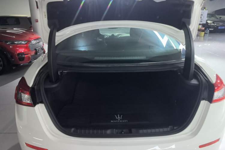 Used Maserati Ghibli 2017 3.0T Standard Edition Trunk