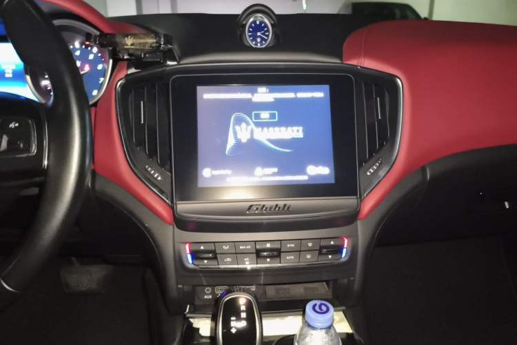 Used Maserati Ghibli 2018 Revised Version 3.0T Standard Edition Audio And AC Panel