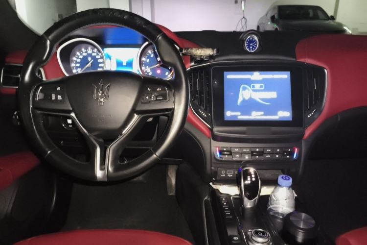 Used Maserati Ghibli 2018 Revised Version 3.0T Standard Edition Center Console