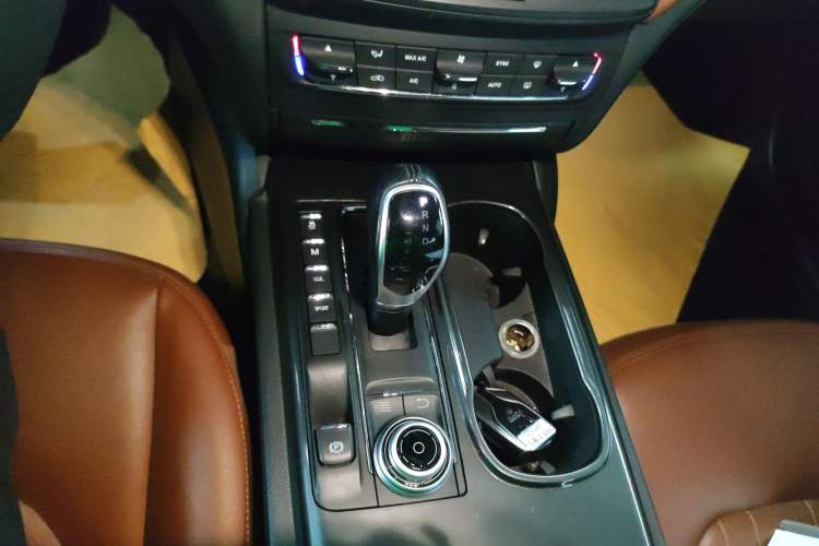 Used Maserati Ghibli 2018 3.0T Standard Edition Gear Lever