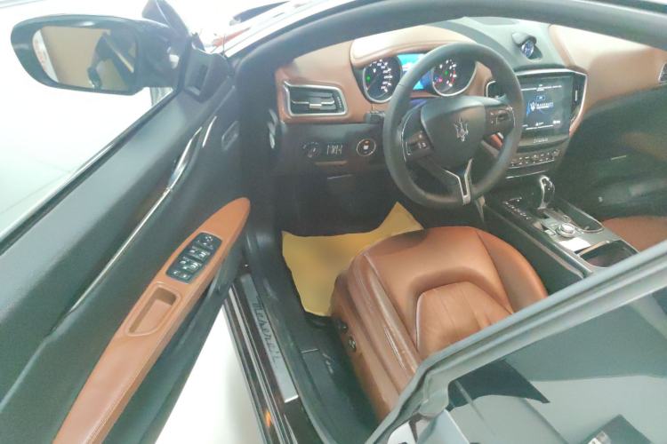 Used Maserati Ghibli 2018 3.0T Standard Edition Interior 3