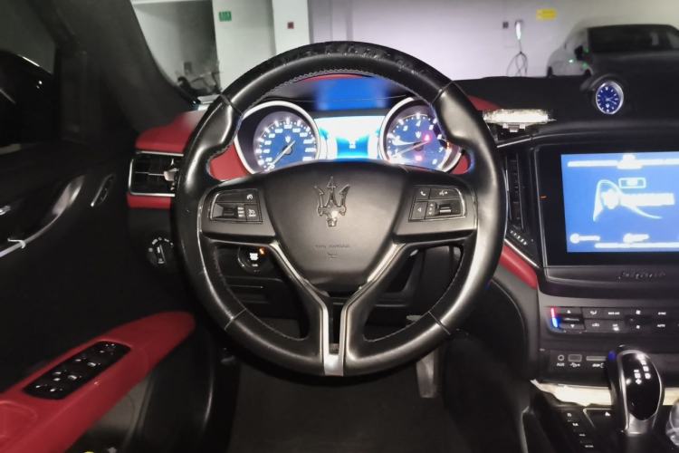 Used Maserati Ghibli 2018 Revised Version 3.0T Standard Edition Steering Wheel