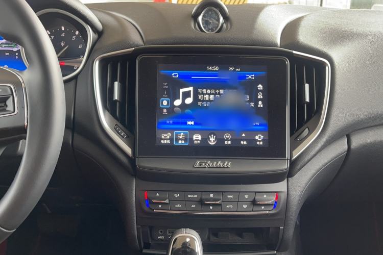 Used Maserati Ghibli 2018 3.0T Standard Edition Audio And AC Panel
