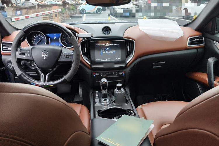 Used Maserati Ghibli 2018 Revised Version 3.0T Standard Edition Center Console